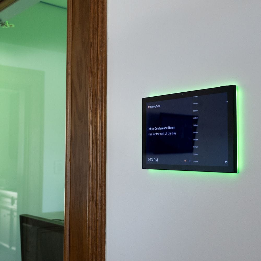 PoE Texas Display 10" Touchscreen Room Scheduler with Highly Visible LED Ring and MeetingPortal App