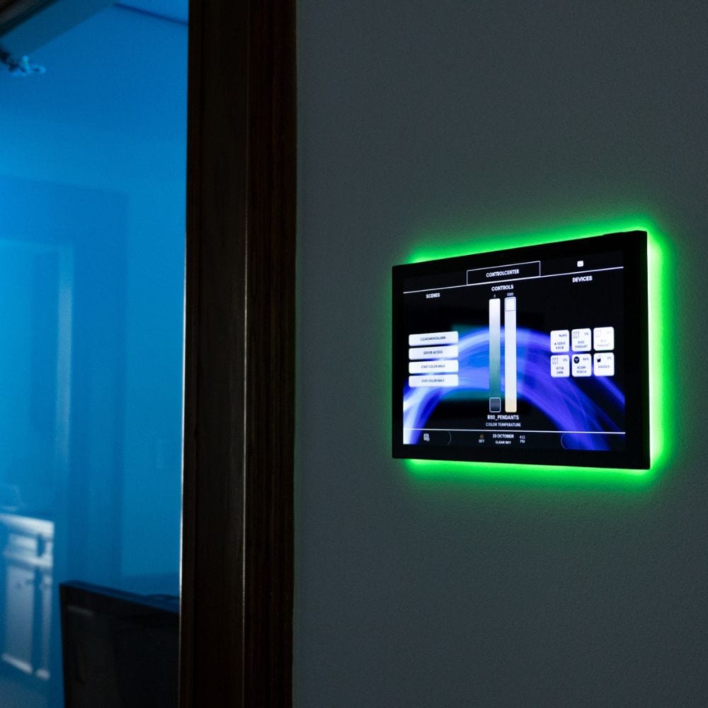 PoE Texas Display 10" Touchscreen Room Scheduler with Highly Visible LED Ring and MeetingPortal App