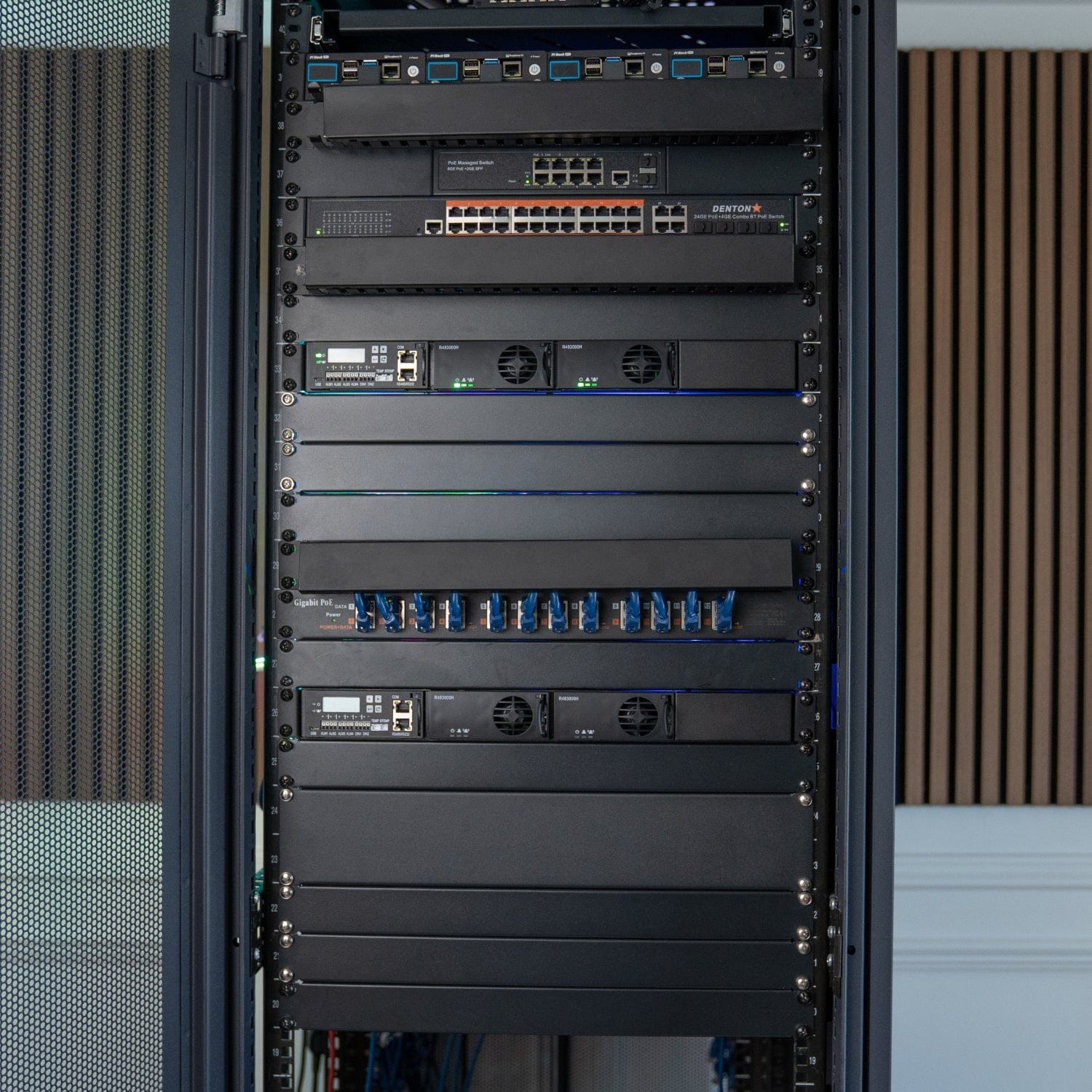 PoE Texas Injector 12 Port Gigabit Passive Mode A/B Rack Mount PoE Injector